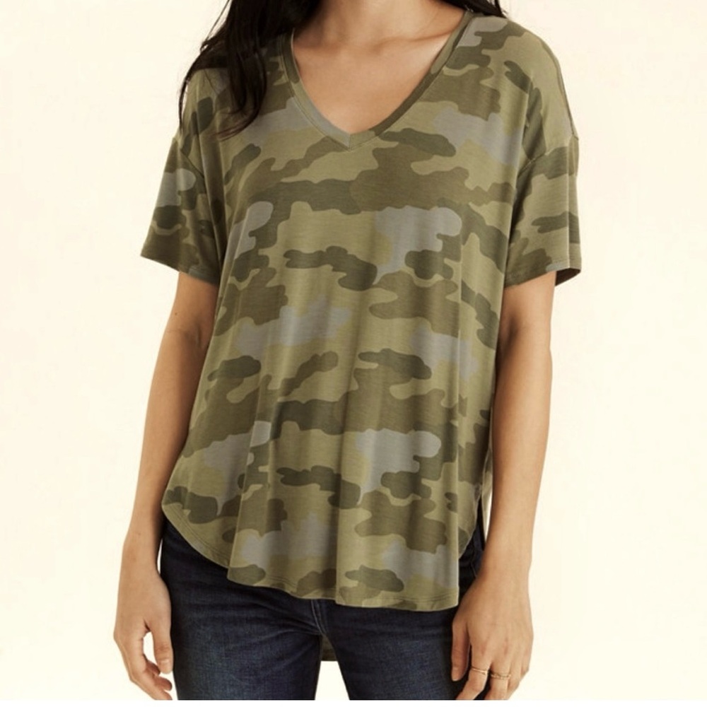 NWT- OLD NAVY Size XXL Green Camo 100% Cotton short sleeve V-Neck T-shirt